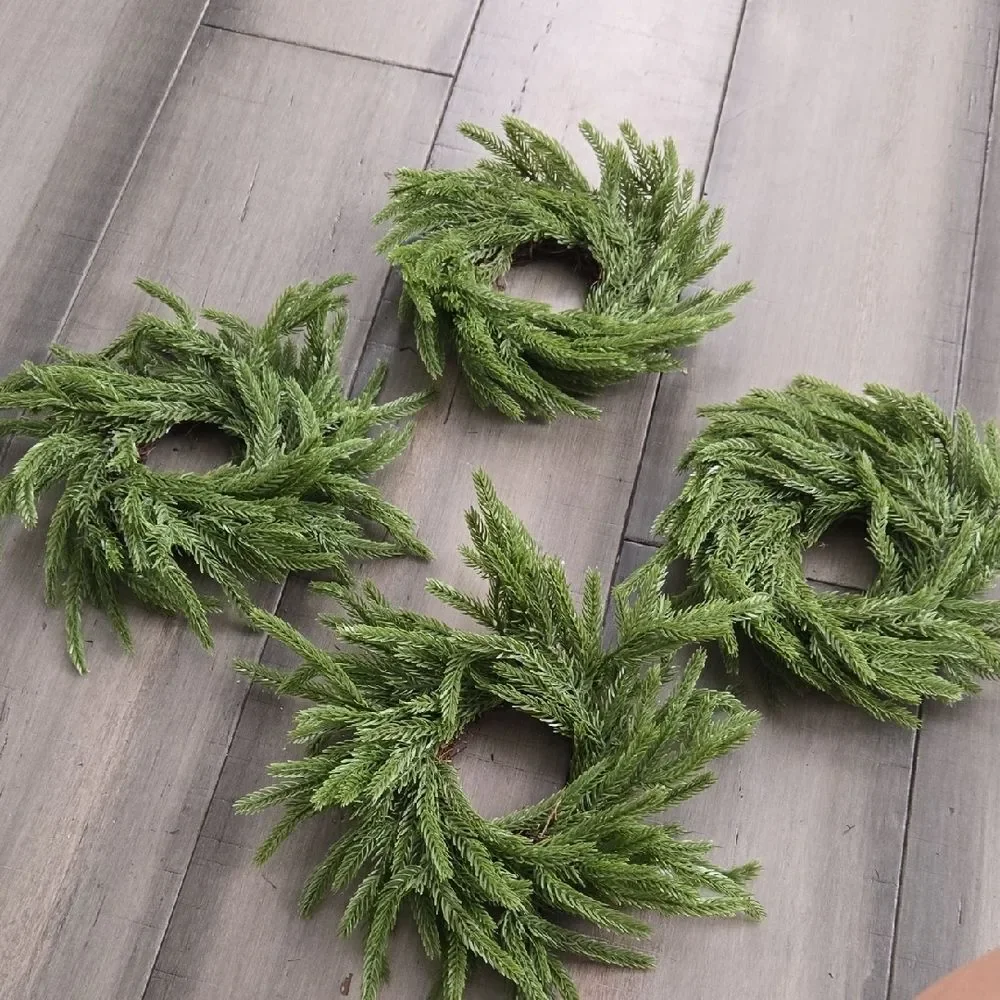 Elegant Green Holiday Wreath with Candle